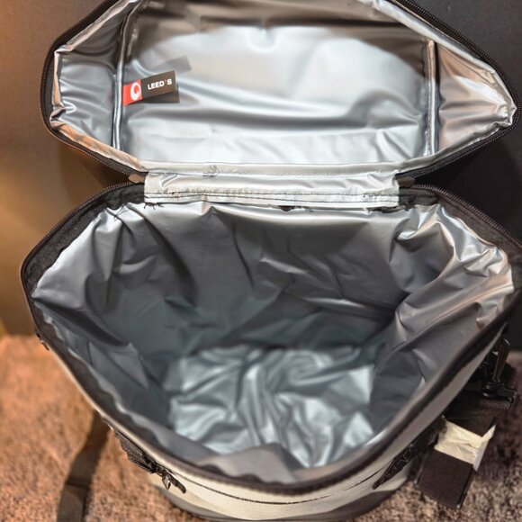 Leeds 20 Can Backpack Cooler Gray/Green and Black Insolated Soft Sided NWOT - Picture 6 of 8